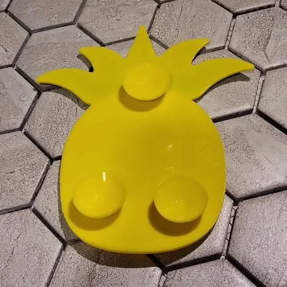 Pineapple Makeup Brush Cleaning Mat - Picture 2 of 2